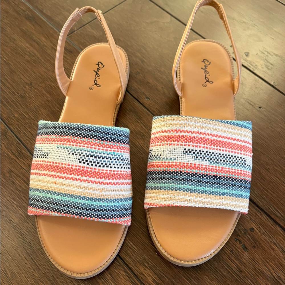 Qupid Desmond sandals brand new size 7.5